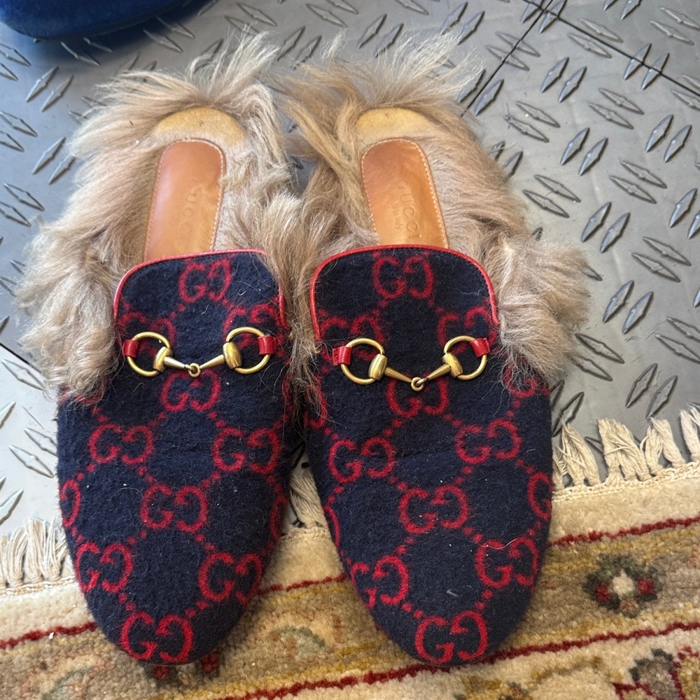 Gucci Women's Black and Red Fur-Lined Mules
